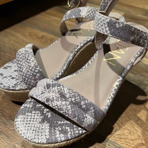 Light purple brand new wedges